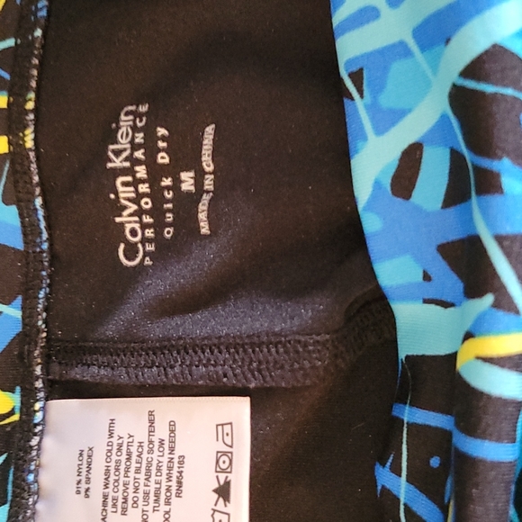 ***3/$30*** Calvin Klein Performance Quick Dry Crop Leggings - Picture 5 of 13